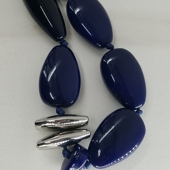 CHICO'S Black & Blue Necklace - Picture 4 of 8